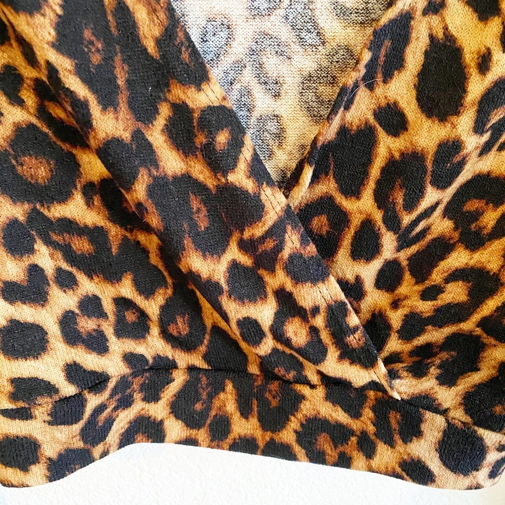 HOTTIE WORLD - Animal Print Crop Top L - Picture 2 of 4